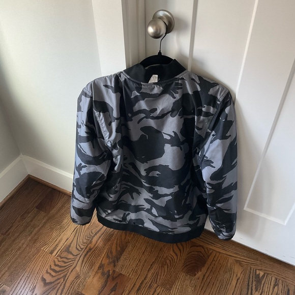 The North Face Men's Black Quilted Jacket. Reversible. - Picture 5 of 7